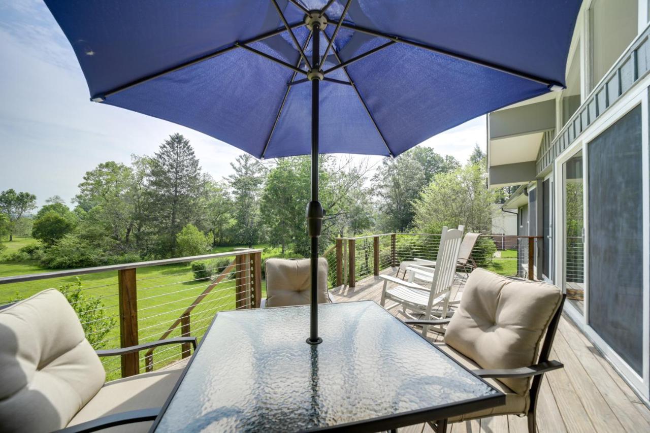 Centrally Located Brevard Home With Deck And Fire Pit! Buitenkant foto