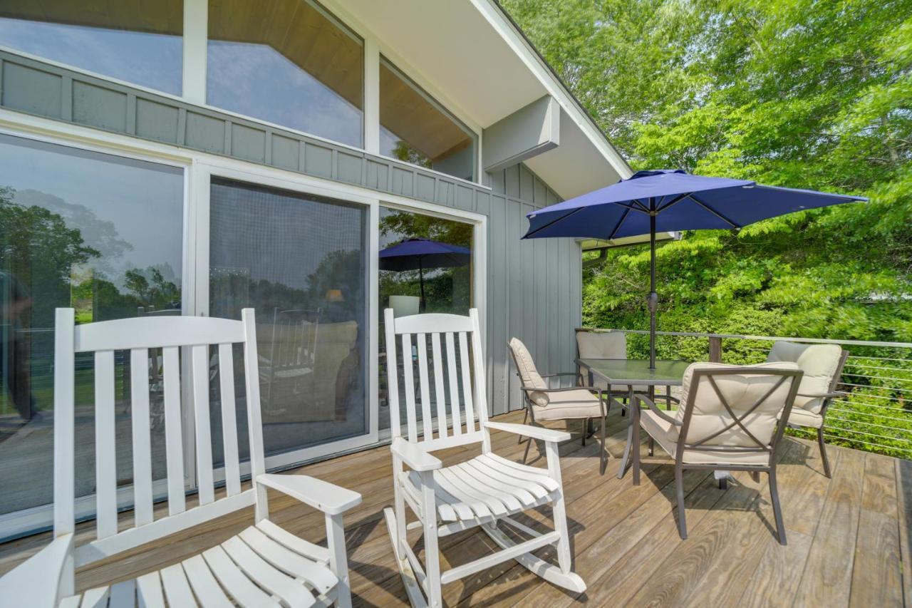 Centrally Located Brevard Home With Deck And Fire Pit! Buitenkant foto